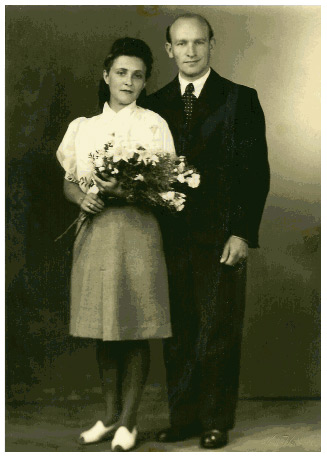 Wita and her second husband Roman Gdanski at their wedding